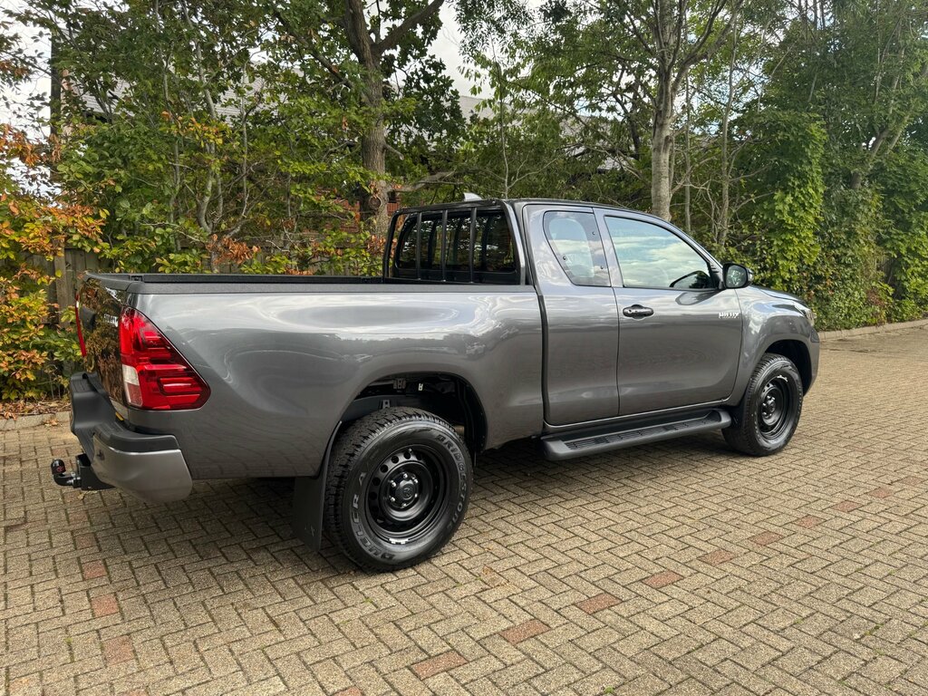 Toyota HILUX 2.8 D-4d Active Pickup Extra Cab 4Wd Grey #3