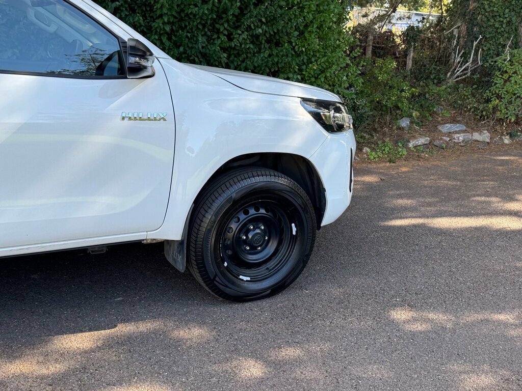 Toyota HILUX 2.4 D-4d Active Pickup 4Wd Euro White #6