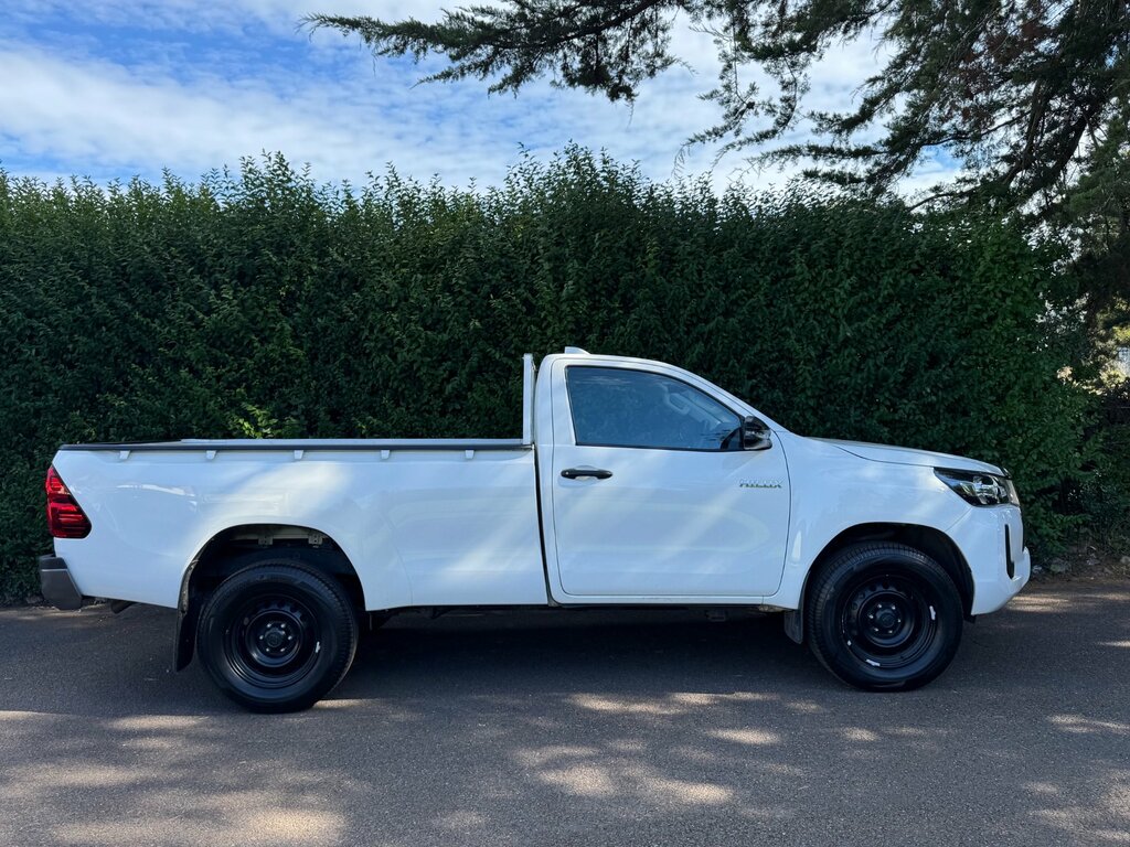 Toyota HILUX 2.4 D-4d Active Pickup 4Wd Euro White #4