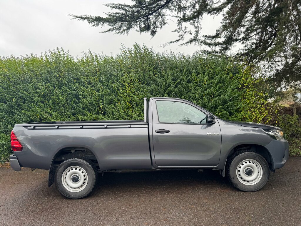 Toyota HILUX 2.4 D-4d Active Narrow Body Pickup Manu Grey #2