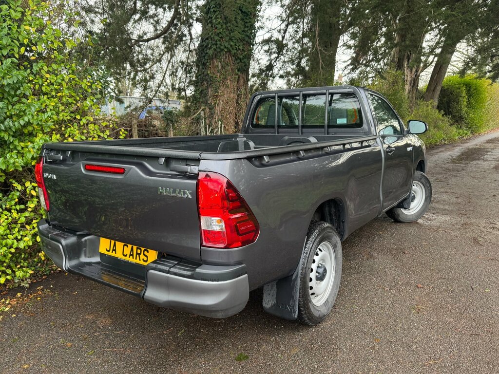 Toyota HILUX 2.4 D-4d Active Narrow Body Pickup Manu Grey #3