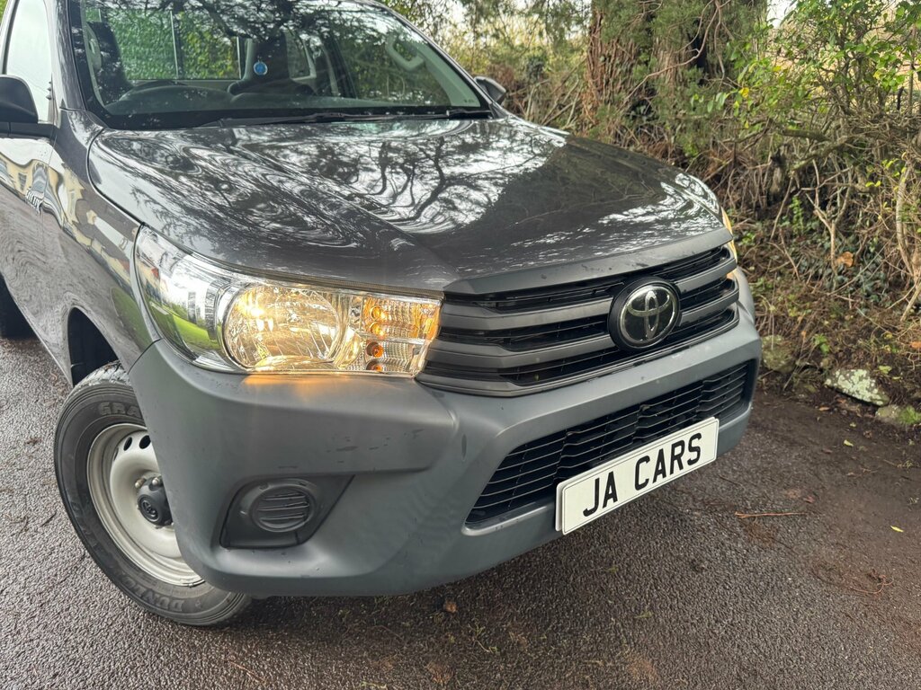 Toyota HILUX 2.4 D-4d Active Narrow Body Pickup Manu Grey #5
