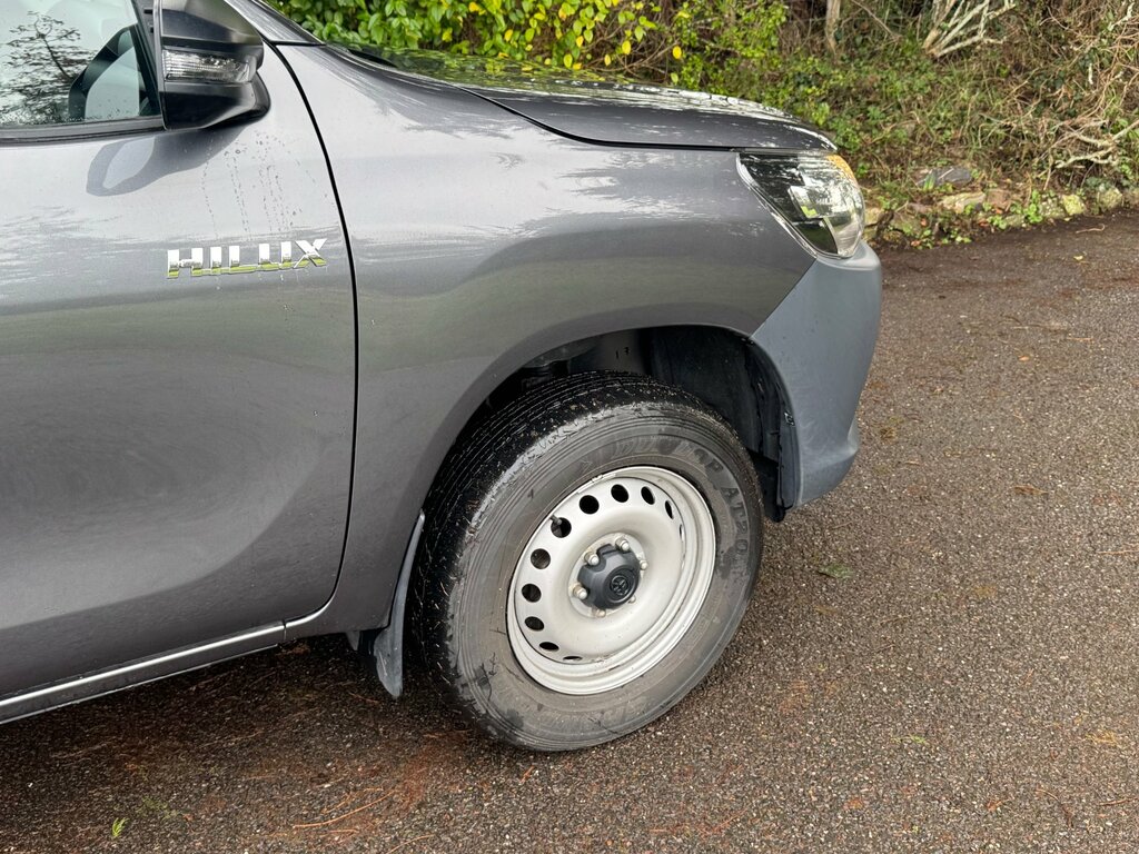 Toyota HILUX 2.4 D-4d Active Narrow Body Pickup Manu Grey #6