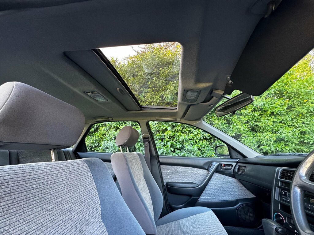 Toyota Carina E 1.6 Gli White #10