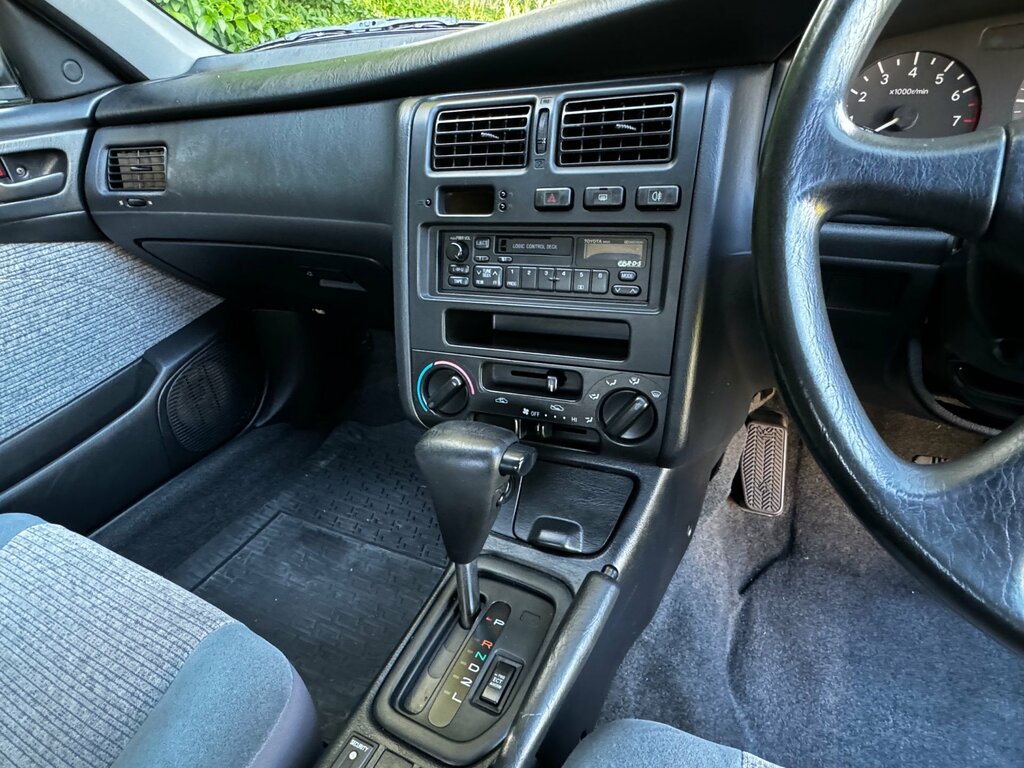 Toyota Carina E 1.6 Gli White #20