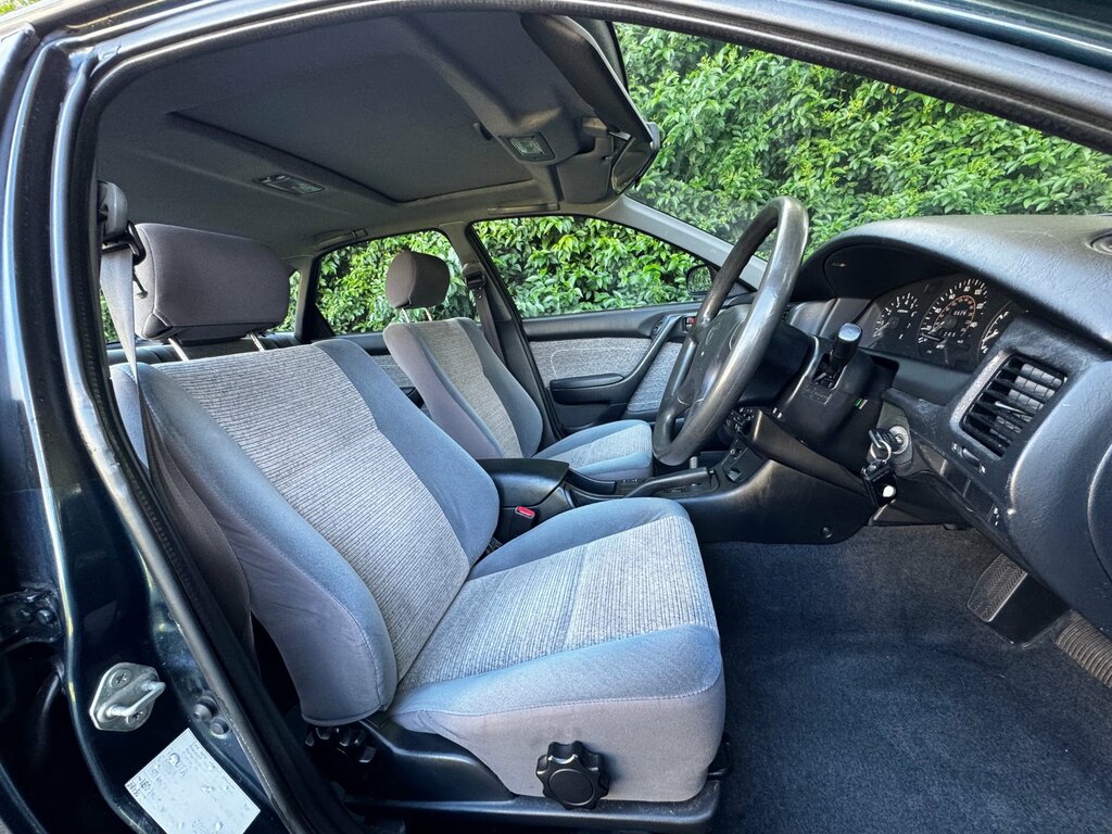 Toyota Carina E 1.6 Gli White #9