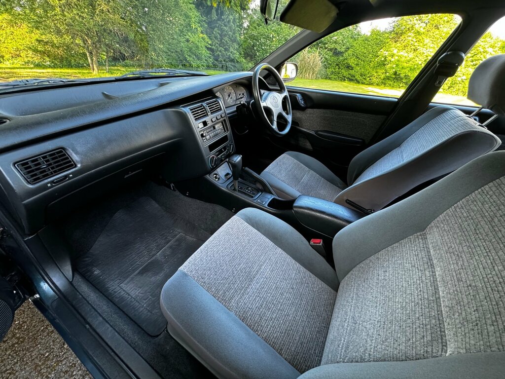 Toyota Carina E 1.6 Gli White #13