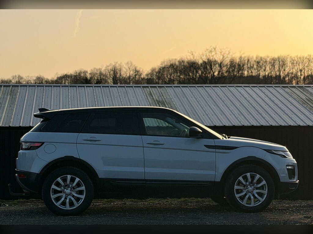 Land Rover Range Rover Evoque 2.0 Td4 Se Tech 4Wd Euro 6 Ss BV66RYX White #4