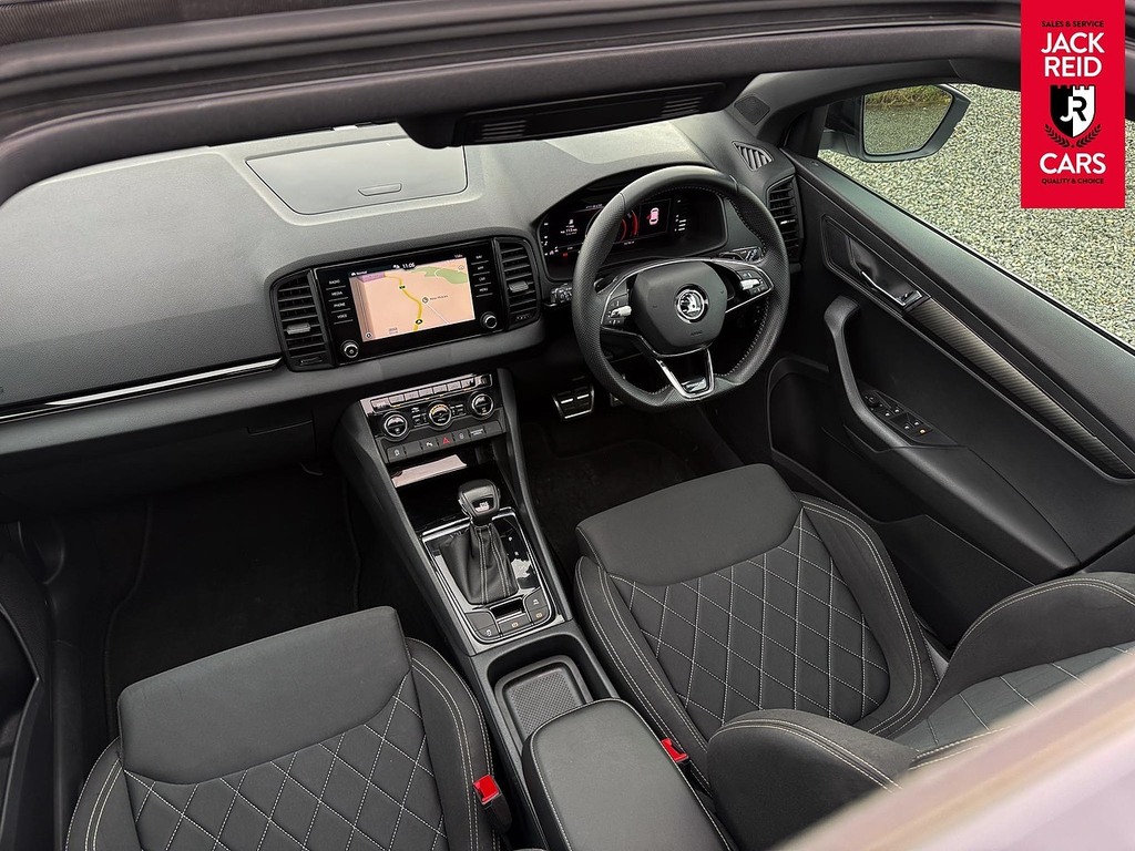 Skoda Karoq Suv DE21OZC White #3