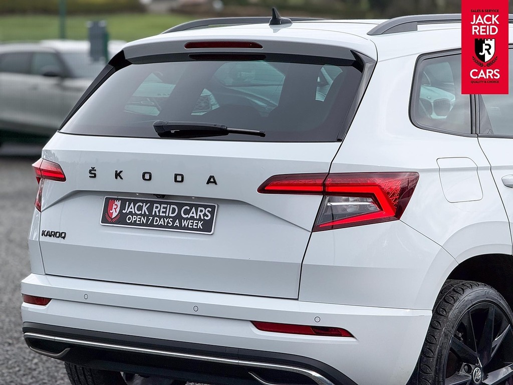 Skoda Karoq Suv DE21OZC White #5
