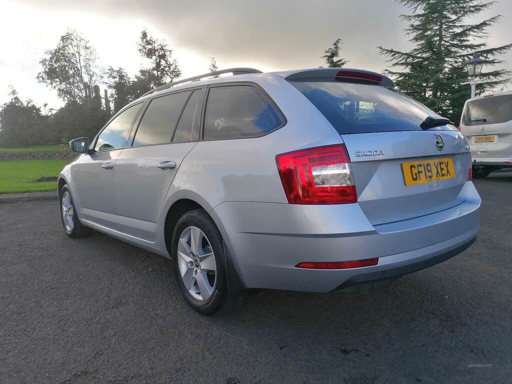 Skoda Octavia 1.6 Tdi Cr Se Dsg Silver #5