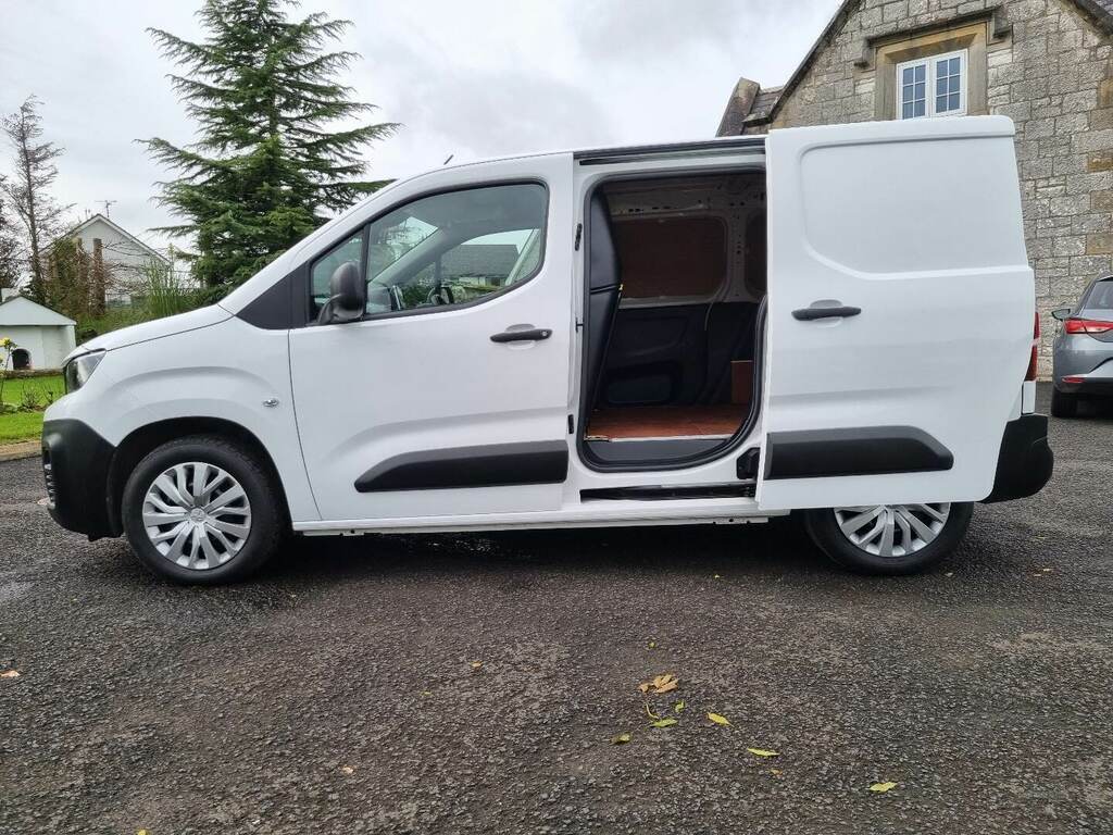 Peugeot Partner 1000 1.5 Bluehdi 130 Professional Van Eat8 LM69XOE White #5