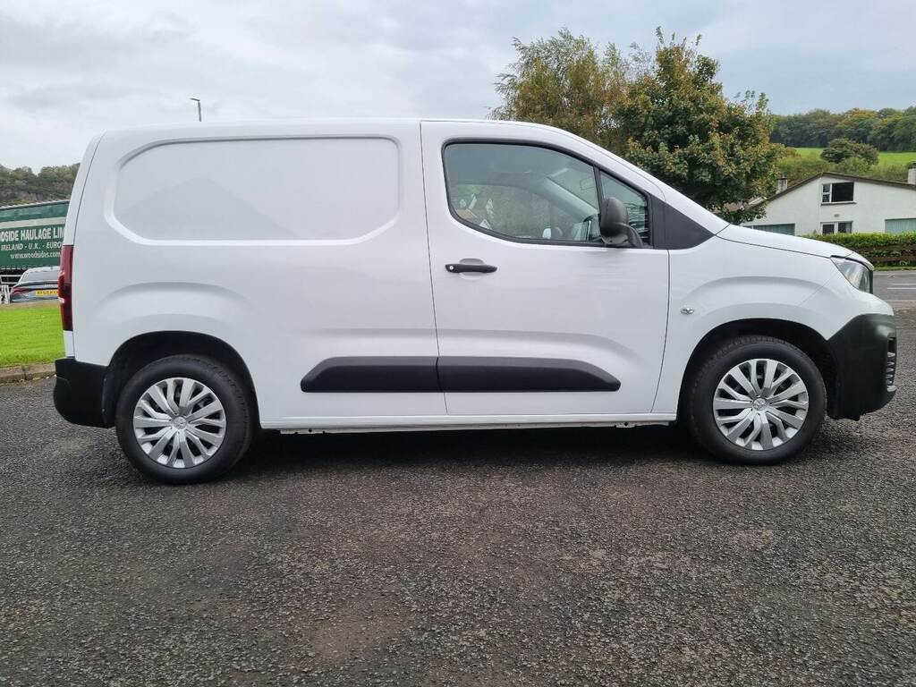 Peugeot Partner 1000 1.5 Bluehdi 130 Professional Van Eat8 LM69XOE White #6