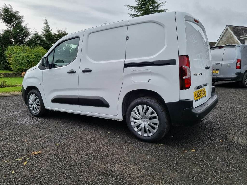 Peugeot Partner 1000 1.5 Bluehdi 130 Professional Van Eat8 LM69XOE White #2