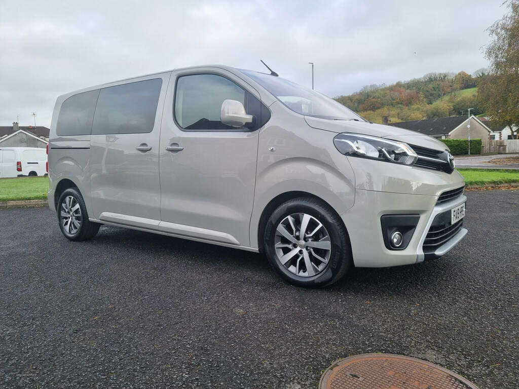 Toyota Proace Verso 2.0D 180 Family Medium Silver