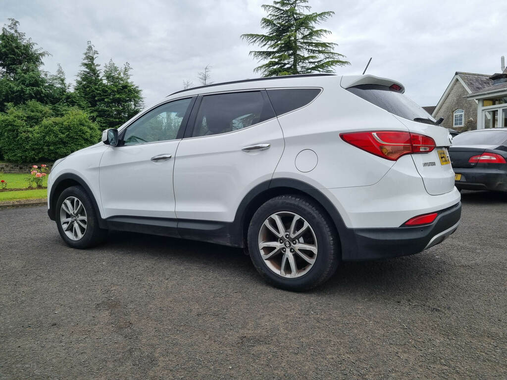 Hyundai Santa Fe 2.2 Crdi Premium 7 Seats RE62BNO White #2