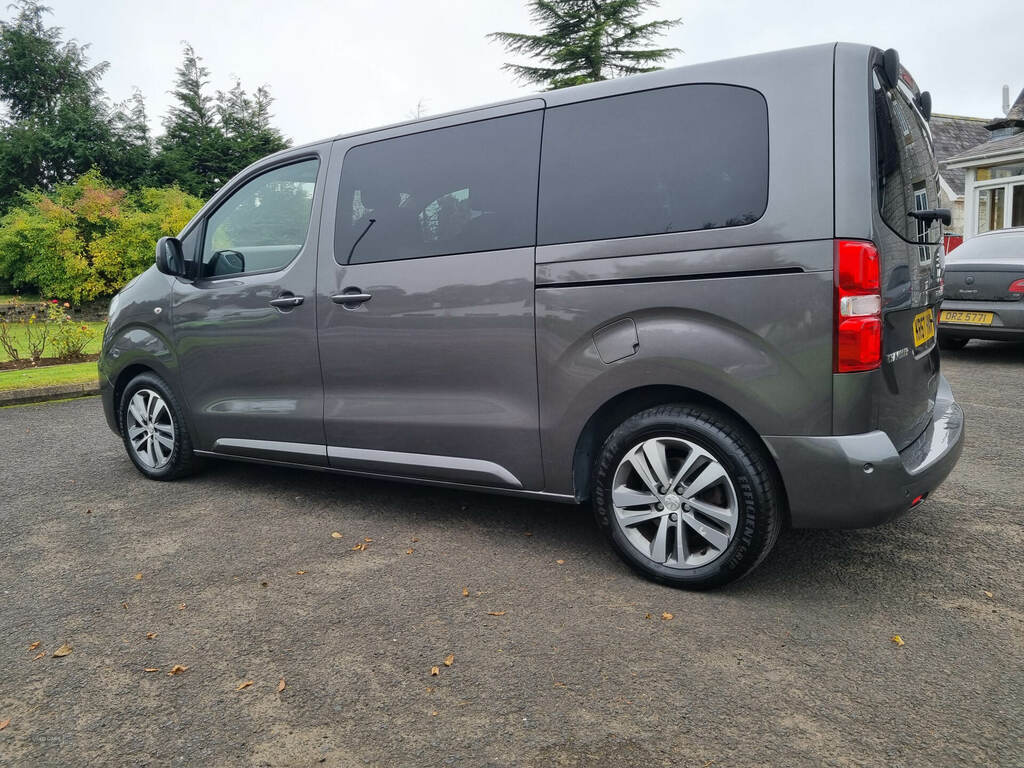 Peugeot Traveller 2.0 Bluehdi 180 Allure Standard Eat6 Grey #2