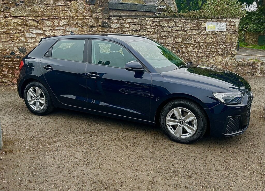 Audi A1 1.0 Tfsi  Blue #2