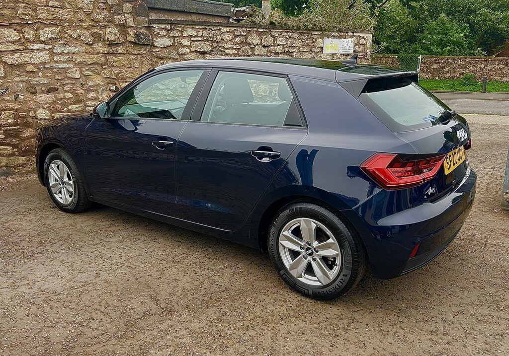 Audi A1 1.0 Tfsi  Blue #4