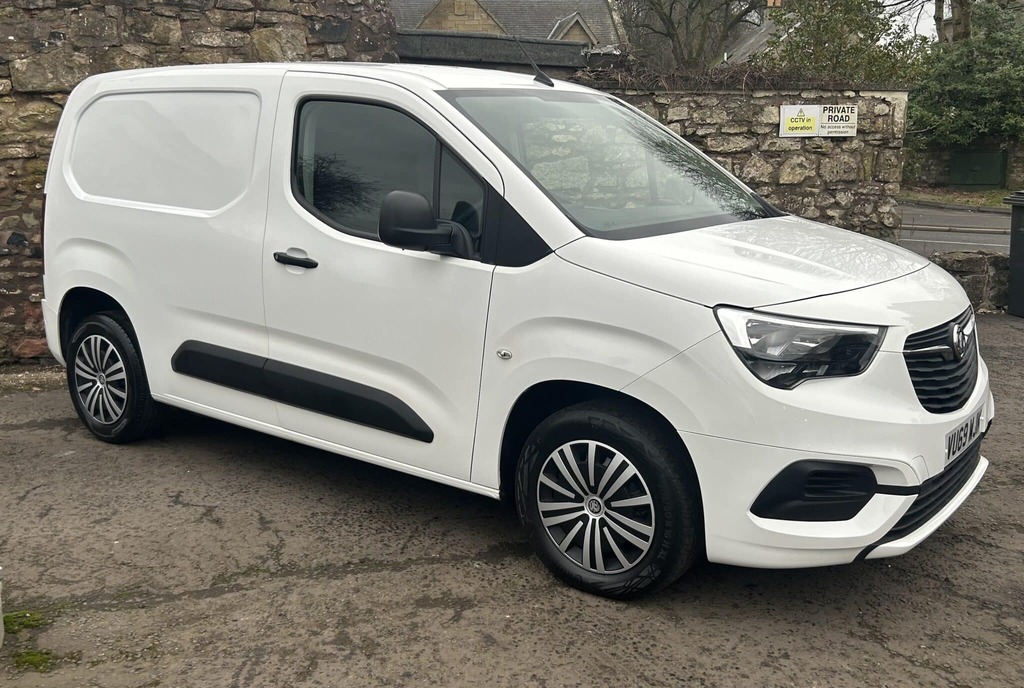 Vauxhall Combo 1.5 Turbo D VU69WJK White #2