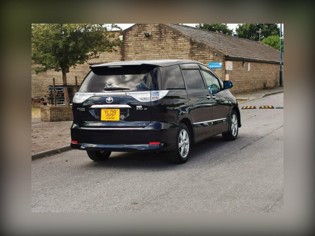 Toyota Estima 2.4 E-four G Hybrid Black #3