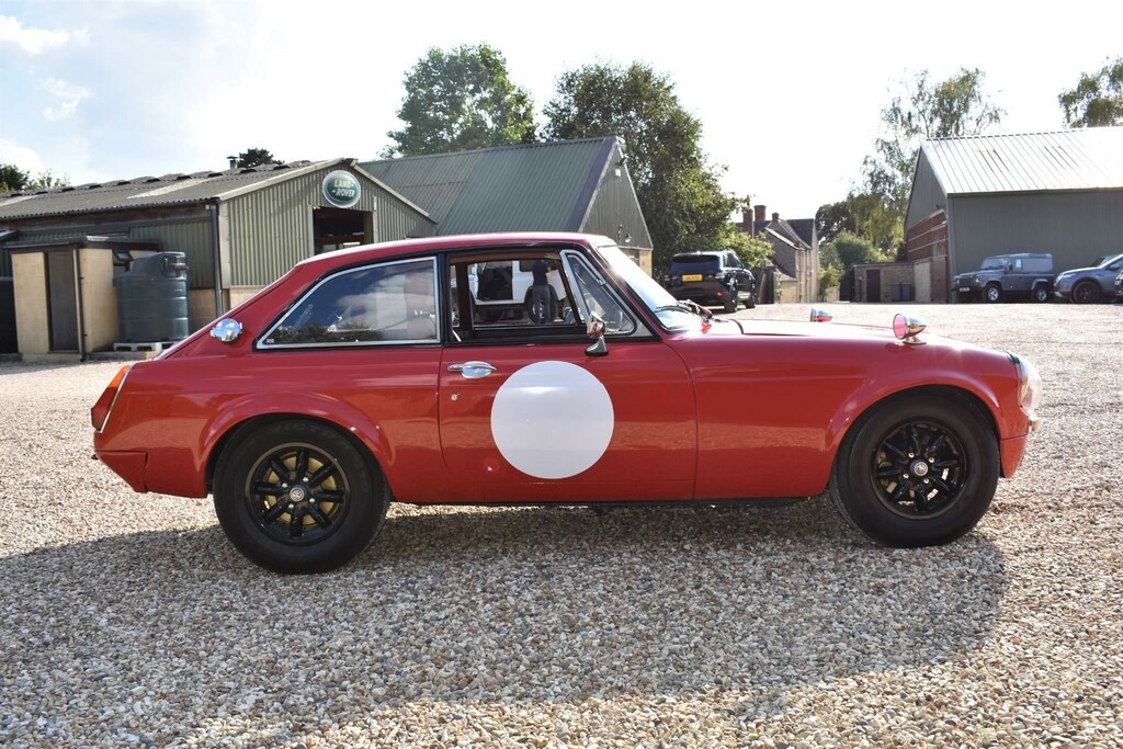 MG MGB -- Orange #3