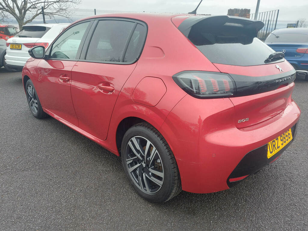 Peugeot 208 1.2 Puretech 100 Allure Premium Eat8 URZ9856 Red #4