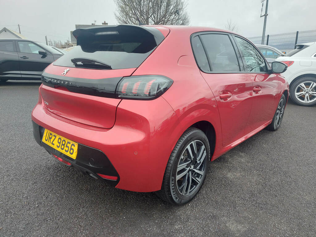 Peugeot 208 1.2 Puretech 100 Allure Premium Eat8 URZ9856 Red #3