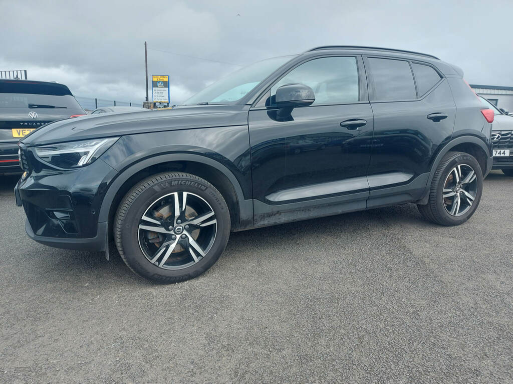 Volvo XC40 2.0 B3p Plus Dark Black
