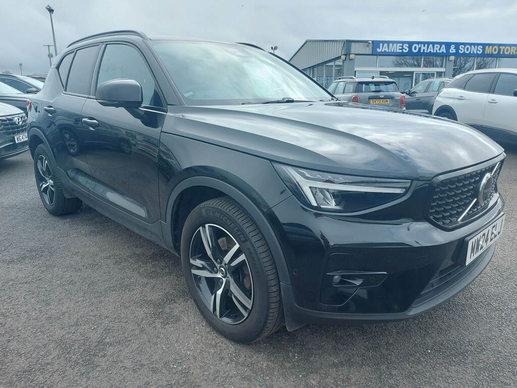 Volvo XC40 2.0 B3p Plus Dark MW24ELJ Black #2