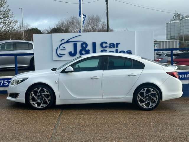 Vauxhall Insignia 2.0 Cdti Sri VX Line Nav Hatchback White #3