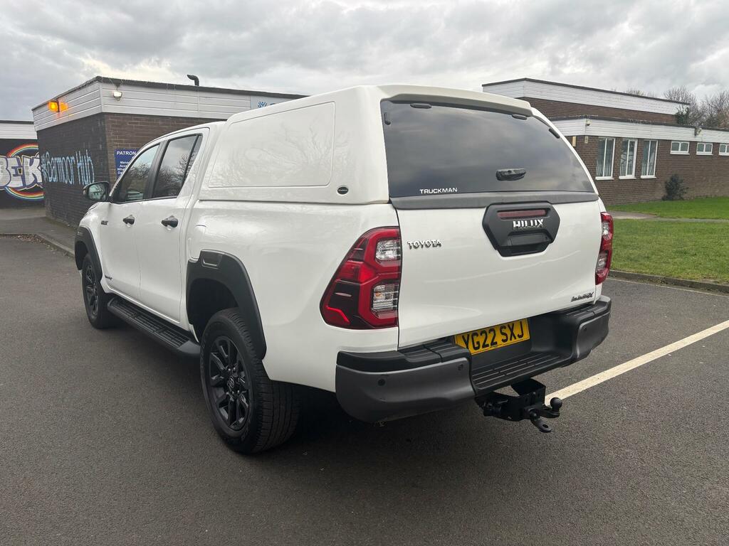 Toyota HILUX 2.8 D-4d Invincible X 4Wd Euro 6 Ss YG22SXJ White #5
