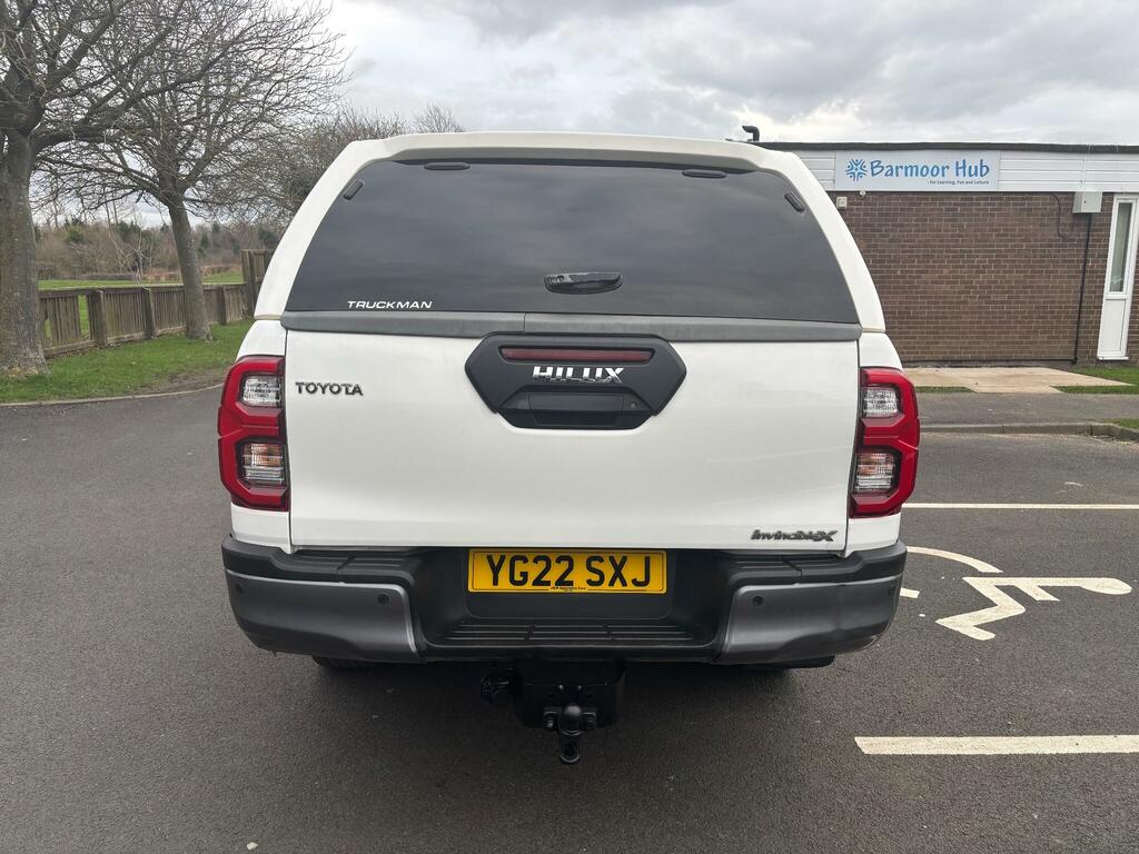 Toyota HILUX 2.8 D-4d Invincible X 4Wd Euro 6 Ss YG22SXJ White #6
