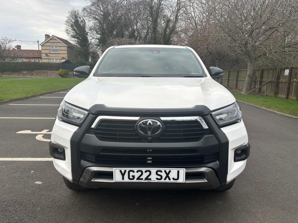 Toyota HILUX 2.8 D-4d Invincible X 4Wd Euro 6 Ss YG22SXJ White #2