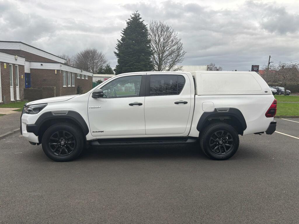 Toyota HILUX 2.8 D-4d Invincible X 4Wd Euro 6 Ss YG22SXJ White #4