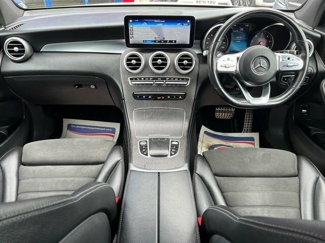 Mercedes-Benz GLC Class 2019 2.0 Glc220d Amg Line Suv G-tronic BG69PBF White #3