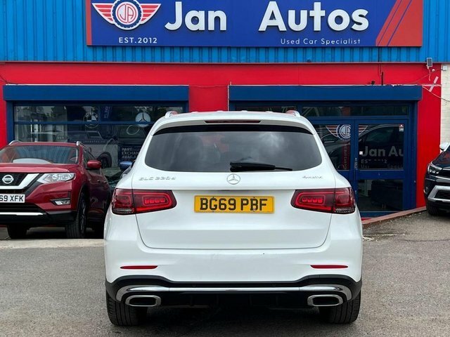 Mercedes-Benz GLC Class 2019 2.0 Glc220d Amg Line Suv G-tronic BG69PBF White #5