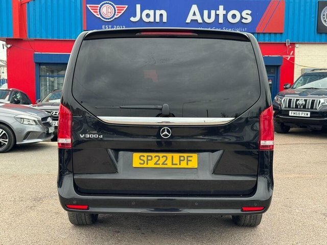 Mercedes-Benz V Class 2022 2.0 V300d Amg Line Mpv G-tronic E SP22LPF Black #5