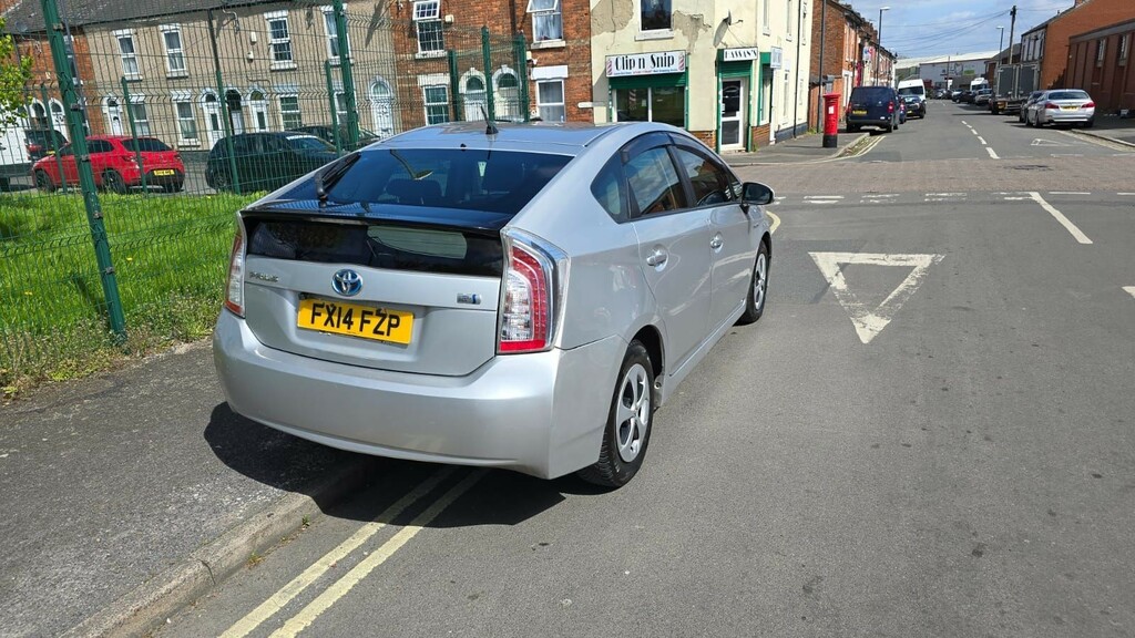 Toyota Prius Hybrid Silver #4