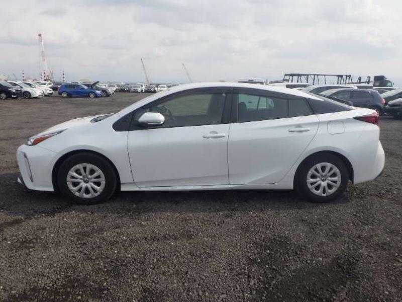 Toyota Prius Hatchback #4