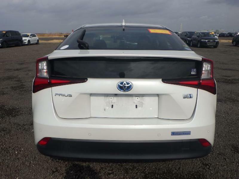 Toyota Prius Hatchback #5