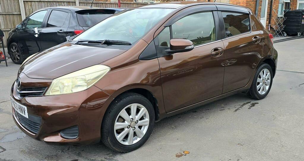 Toyota Vitz Auto Silver #6