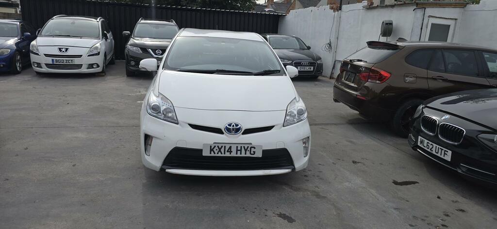 Toyota Prius Hatchback KX14HYG White #6