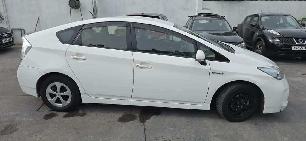 Toyota Prius Hatchback White