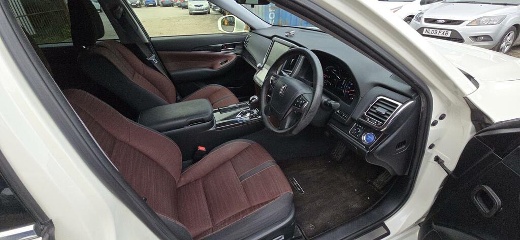 Toyota Crown Athlete S White #5