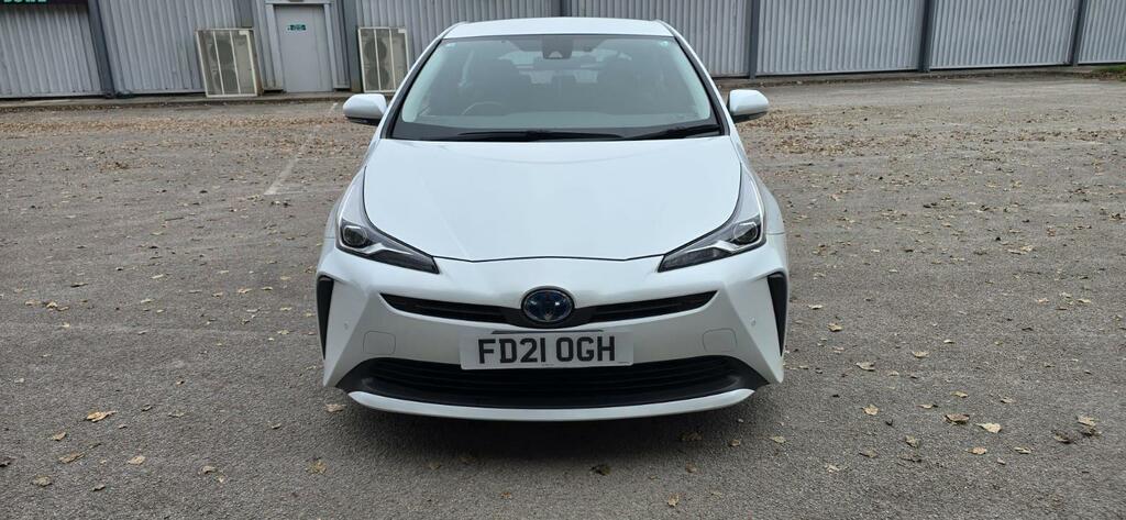 Toyota Prius Hatchback FD21OGH White #3