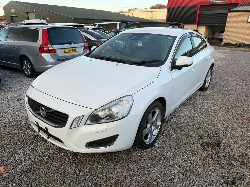 Volvo S60 1.6 T3 Se Powershift Euro 5 JCW37 White #3