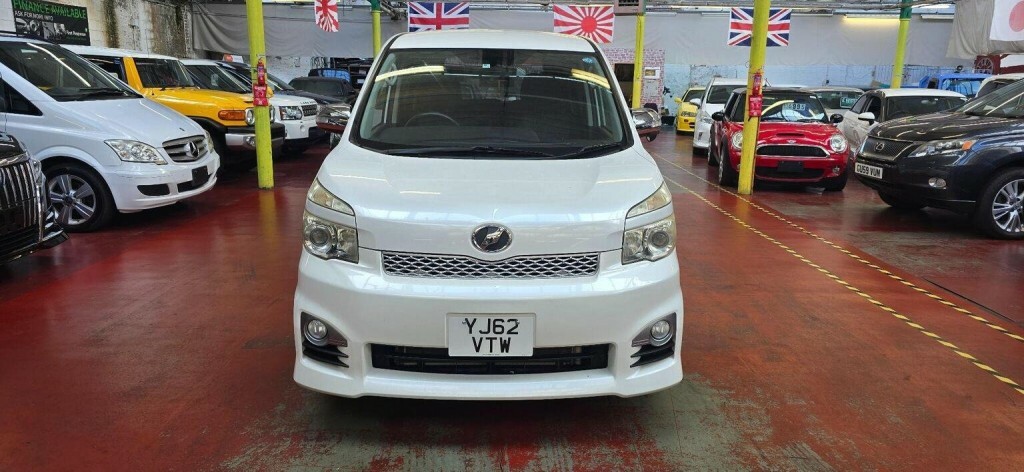 Toyota Voxy 1.8 Hybrid 202424 8 Seats Ulez Free Fresh I Black #35