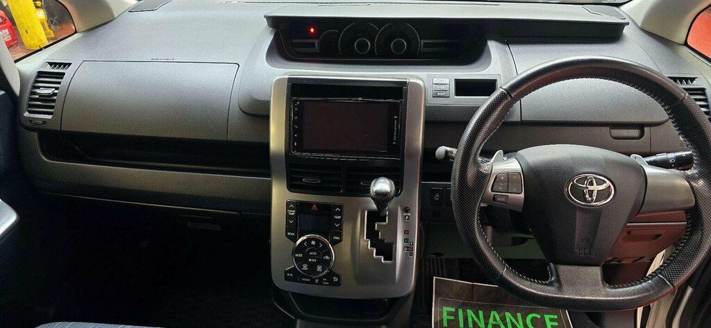 Toyota Voxy 1.8 Hybrid 202424 8 Seats Ulez Free Fresh I Black #20