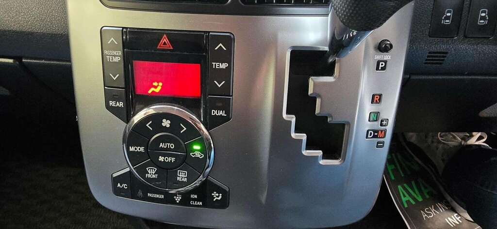 Toyota Voxy 1.8 Hybrid 202424 8 Seats Ulez Free Fresh I Black #15